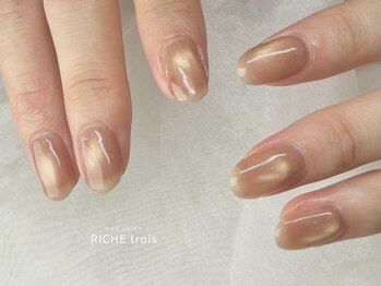 リッシュ トロワ(RICHE trois)/秋めくブラウンマグネット
