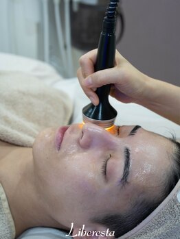 リベレスタ(liberesta)の写真/【清潔な店内×完全個室】オゾン毛穴洗浄/ヒト幹細胞導入の美白ケア/シミシワケアなど厳選した施術をご用意