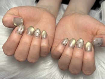 ミレル(mirel)の写真/【大人可愛い★ShortNail】短め爪だからこそ映えるトレンドデザイン！肌馴染みカラーで指先魅せ☆