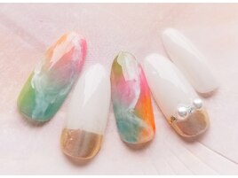 虹色ニュアンスネイル