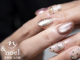 乳白色シースルードットネイル