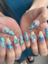 アヤネイルズ アンド アイラッシュ(AYA NAILZ.＆Eyelash)/青で涼しげなネイルに♪