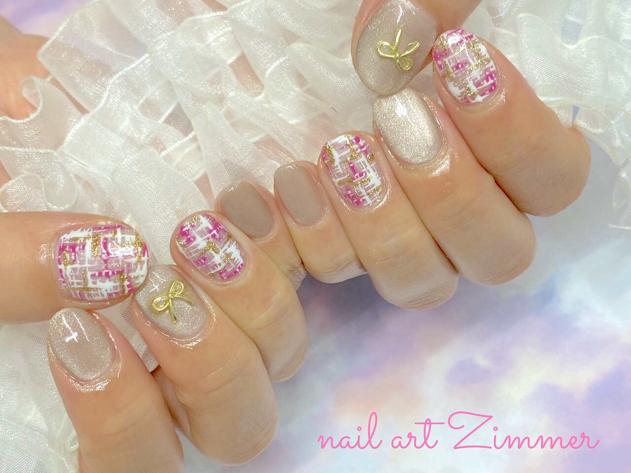 2025年-2026年冬トレンド】ガーリー ツイードのネイルデザイン集｜人気