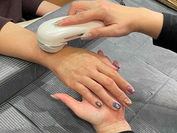 ネイルサロン ルージュ(NailSalon rouge)の写真/年齢が出やすい手元に奇跡のハンドトリートメントで乾燥・しわをケア☆手荒れを改善し若々しい手元に♪