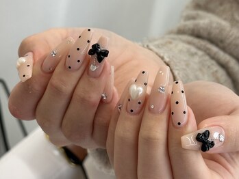 ラヴィッシュ(LAVISH)/ガーリードットネイル