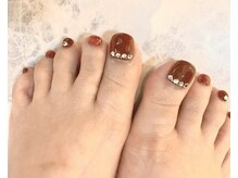 ミンピ(Mimpi)/上品なフットネイル