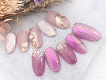 ディバイン ネイルズ(DIVINE NAILS)の写真/魅せるデザイン/300色以上のカラーで何度でも見返したくなる指先に♪大人可愛い～トレンドデザインで彩る☆