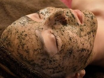 ルクソールの写真/【年齢による肌の衰えに!】引き締まったフェイスラインを作り出し、年齢を感じさせない若々しい見た目に♪