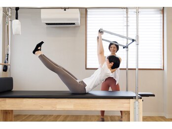 ミータイムピラティス(me time pilates)/筋力と柔軟性強化で理想の身体へ