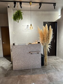 アンドブロウ 前橋(AND BROW)/お会計カウンター