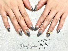 テテ(TeTe)/ラメグラデーションネイル