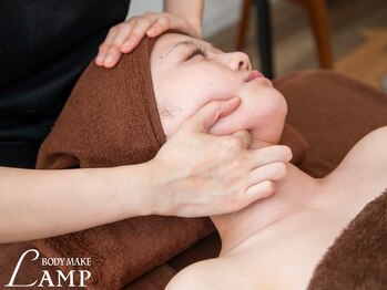 ランプ(LAMP)の写真/【話題の大人気★コルギ導入店!】ハイパーナイフとの最強セット施術で、憧れの小顔を叶えます♪