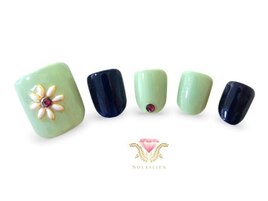 春　フットネイルデザイン 黄緑