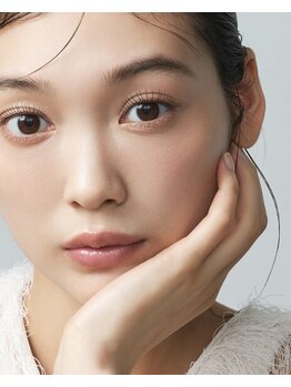 アイアンドコー(EYE&Co.)の写真/【リピート率90%】ビューラー卒業｜完全オーダーメイドで目の印象を最大限にまつげパーマ