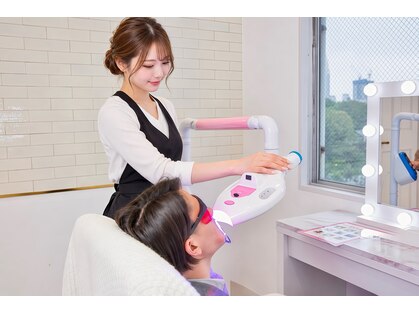 エクシアホワイトニング 大阪梅田店の写真