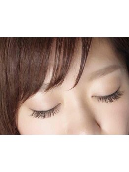 ナチュラル上品な目元にしたい