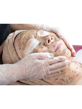 ホウレイ線・たるみ改善！予防ケア