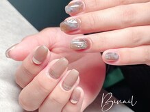 肌に馴染むベージュで上品な仕上がり◎ オフィスOK。