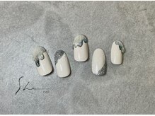 シー(SHE)/monthly design