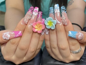 ダブリューネイル(W NAIL)の写真/スカルプで長さ出し&手書きアート!超ロング盛りデザインで個性を輝かせて☆