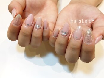 ネイルズ ララ(nails Lala)/上品なキラキラネイル