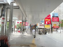 やまとなでしこ 中野店/目の前のサンモール商店街へ