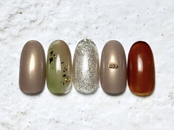 金箔ニュアンスブラウンネイル