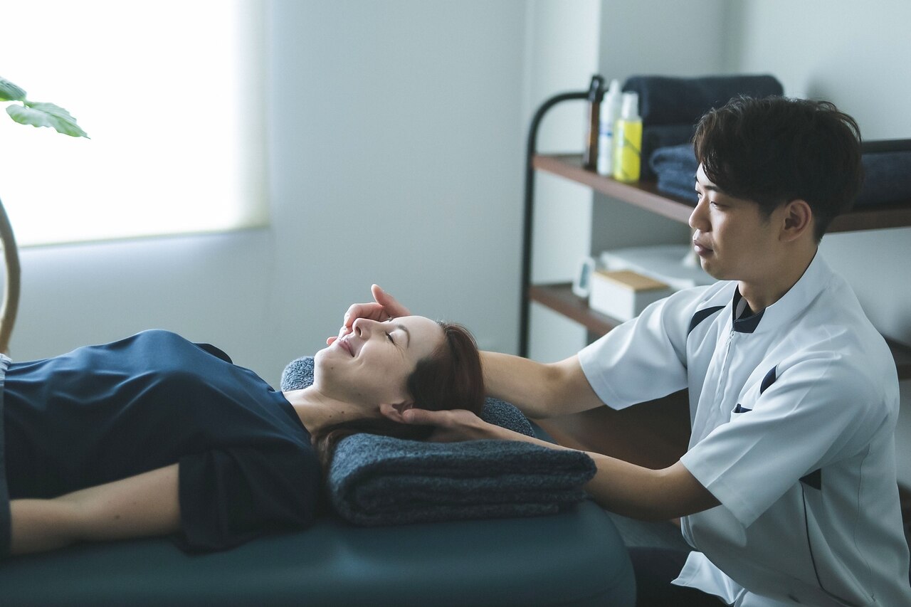 肩こり、頭痛、顎関節【頭蓋骨から調整するヘッドスパ×全身整体】60分￥6000