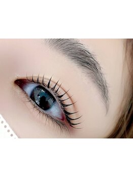 ナチュラル上品な目元にしたい