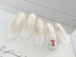 白グラデ×ビジュー　6980円初回