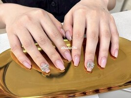 ワンカラー×大きめパーツ