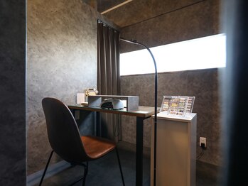 ロナネイル(RONA NAILS)/