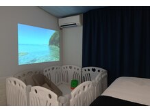 施術中にお子様を確認◎おもちゃや動画で楽しく過ごせます！