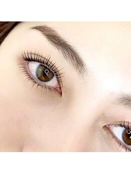 リア(lia)/うる艶まつ毛カール上下