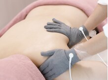 ワム(Wom)の雰囲気(バストケアでの土台となる骨格や筋膜の癒着を電気施術で整えます)