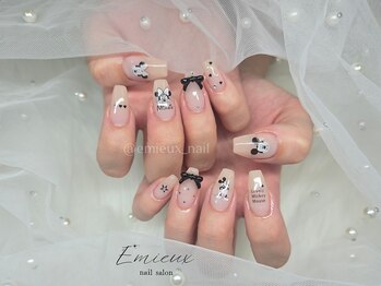 エミュー(Emieux)/キャラクターネイル