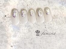 ファミリア/宝石ネイル