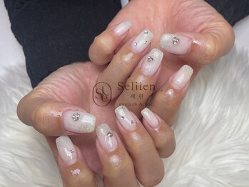 セリーン(seliien)/ホワイトネイル♪