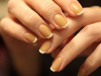 クロ(KURO)/大人フレンチ/柳津ネイルサロン