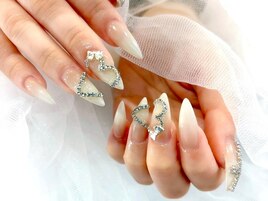 蝶々パーツ/白グラデ/ビジュー