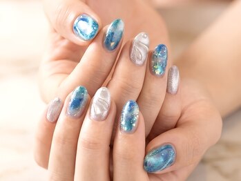 ラテネイル(Latte Nail)の写真/【夏の主役級★愛されネイル】トレンドのキラキラ&うるつやデザイン♪旅行やイベントの直前駆け込みに◎