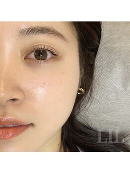 LIL 中目黒【リル】～まつ毛パーマ・眉毛・アイブロウ～の写真/【まつ毛&眉SET★アイブロウワックス&毛量調整&パリジェンヌorパーマ】ナチュラル美眉×放射状絶妙カール