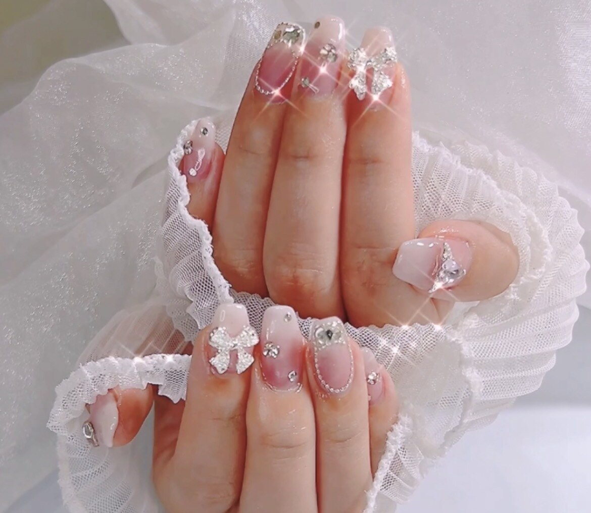 ★【ご希望の際2000円に変更】ネイル7点／MISSHA・レブロン・KOSE等 エムネイルサロン 五反田(emu nailsalon)｜ホットペッパービューティー