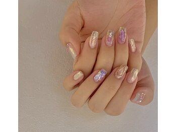 ユーユーネイル(YU YU Nail)の写真/初心者さんも歓迎◎1000色超のカラーと豊富なパーツご用意している。
