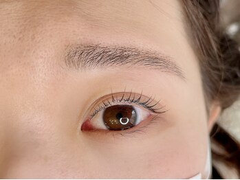 モナ(MONA)/目尻流したデザイン