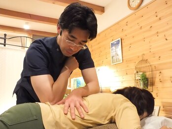 しとろ整体/腰の深部筋をほぐす施術です。