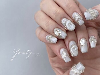 パールビジューネイル