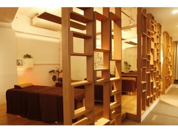 あし肩本舗 池袋東口店/オープンスペースな空間【池袋】