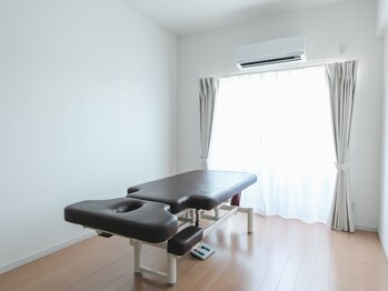 つるかめ鍼灸整体院/院内 施術室の風景