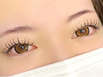 デフィ(De'fi)の写真/目の形や理想をお伺いし、なりたいお目元に！ぱっちり華やかなお目元になれるつけ放題メニューが人気◎